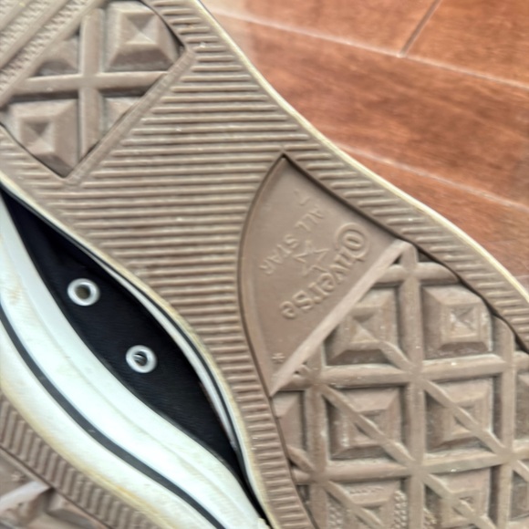 Converse Hightops - Picture 5 of 5